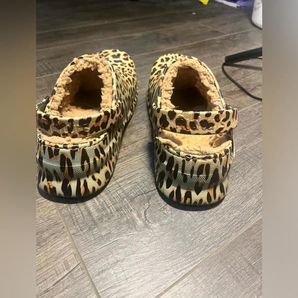 Simply Southern Fleece Clogs - Leopard Print Size 10 - Picture 4 of 9
